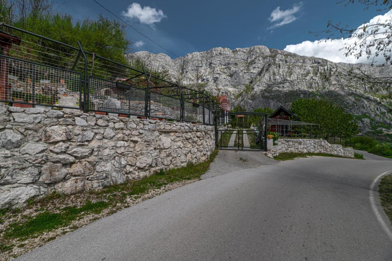 Holiday Village Ostrog Nikšić Buitenkant foto